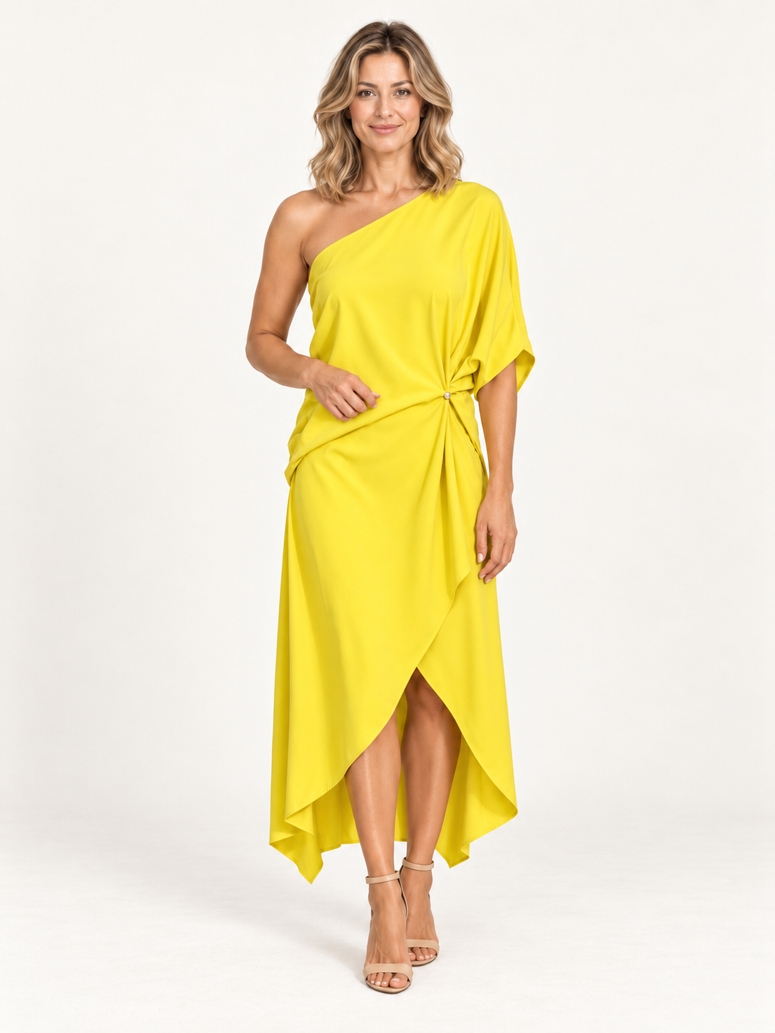 Camila | Vestido amarillo con modelo rubia - Ana Ruiz