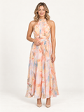 Harlem – vestido largo con estampado, imagen de catálogo premium con modelo rubia