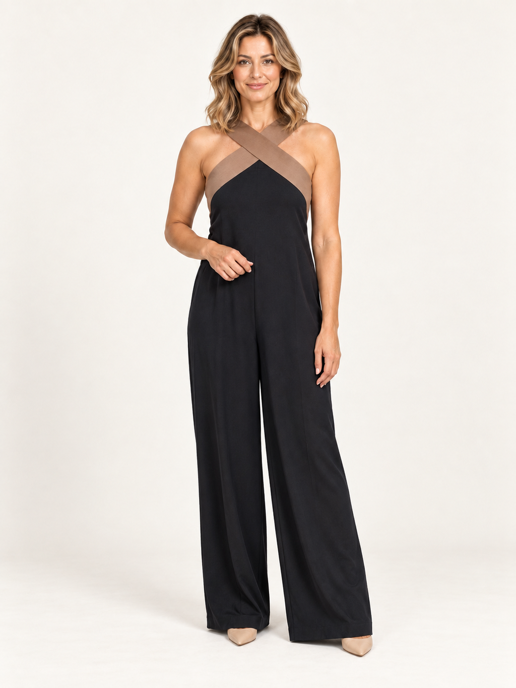 Sol – mono negro de pierna ancha, portada premium con modelo rubia