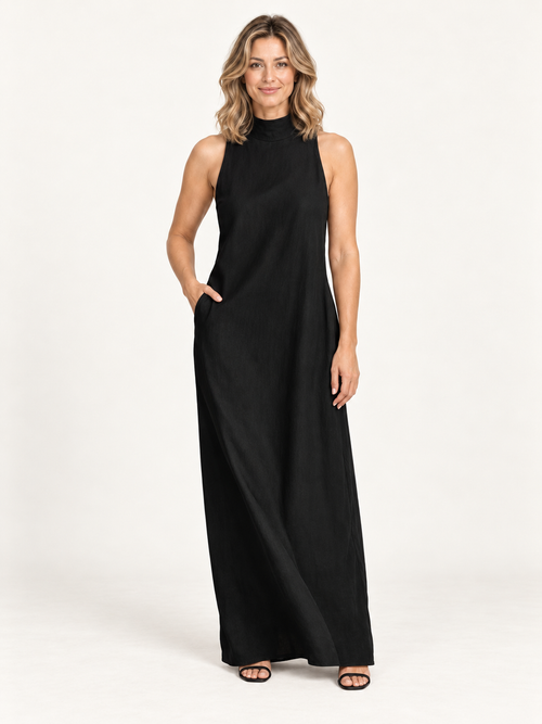 Valeria | Vestido negro con modelo rubia - Ana Ruiz